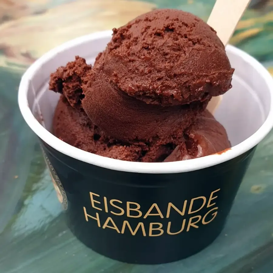 Veganes Schokomousseeis von der Eisbande