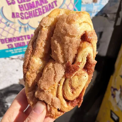 Veganes Franzbrötchen aus dem Good One Café II