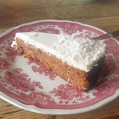 Möhrenkuchen im Kaffee Stark